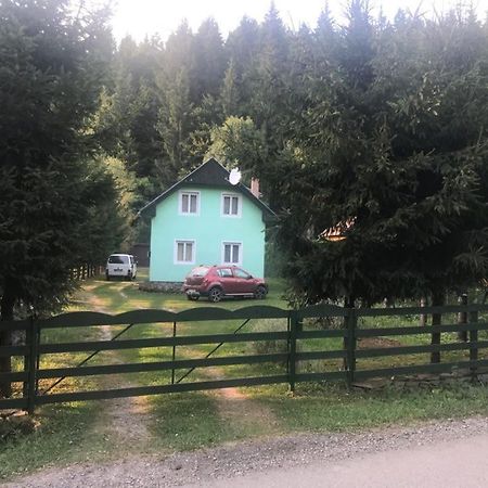 Villa Pataki Kulcsoshaz à Izvoare  Extérieur photo